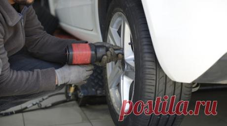 Автоэксперт Рузанов посоветовал водителям Петербурга заменить шины на зимние. Автоэксперт Алексей Рузанов заявил, что водителям Санкт-Петербурга лучше всего заменить шины на зимние до очередей в шиномонтаж и так называемого «Дня жестянщика». Читать далее