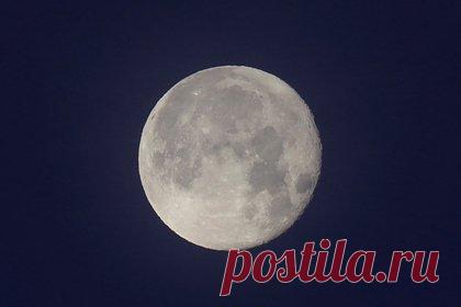 Космонавт назвал лучшее место для поселений на Луне