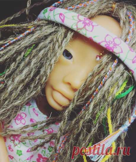 Катерина в Instagram: «#дочьшамана #mooqla #wiccandaughter #homemagic #dolls #collections #hobbie #shamandaughter #Sonya #mooqlasonya #мукла #полинаволошина #любимка #дреды #парички #парик #кукла #куколки #коллекции #увлечения #моикуклы #хобби #рукоделие»