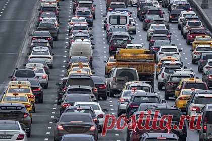Перечислены главные страхи начинающих водителей. 21 процент начинающих водителей опасаются широкополосных автомагистралей, еще 21 испытывают трудности с парковкой, 20 опасаются недружелюбного поведения других участников дорожного движения. Это следует из результатов исследования, проведенного «Ситидрайв» и A2:Research.
