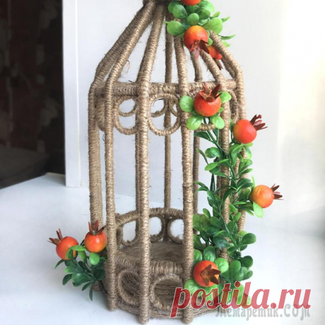 DIY Декоративная клетка своими руками | Как сделать декоративную клетку Дно клетки сделала из картона, обклеила джутовой ниткой.Дополнительно сделала 2 кольца такого же диаметра как и дно.Ширина 1 см.Обклеила веревкой.Для колец использовала картонную втулку, которую нарез...