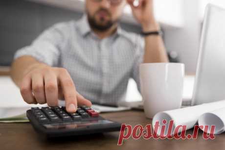 Юрист Хаминский призвал не давать деньги в долг знакомым без договора займа. По его словам, этот документ может обезопасить в случае судебных разбирательств.