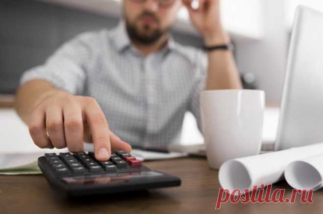 Юрист Хаминский призвал не давать деньги в долг знакомым без договора займа. По его словам, этот документ может обезопасить в случае судебных разбирательств.