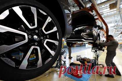 Россияне ринулись скупать «залежавшиеся» Lada и «Москвичи»