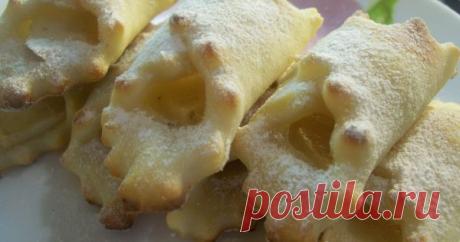 Малокалорийные творожные платочки с яблоками! Точь-в-точь бабушка готовила. Такое необычайно вкусное творожное печенье с яблоками точно влюбит в себя с первого кусочка. Оно прекрасно подходит к чаю или молоку и станет отличной заменой магазинному печенью