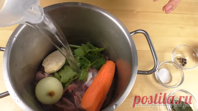 Бюджетно! Засыпаем куриные желудочки содой и получаем праздничную закуску за 100 рублей