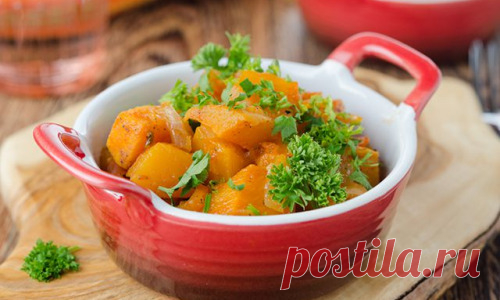 Тыква по-гречески 
Вкуснейшее блюдо греческой кухни - тыква с базиликом, оливковым маслом и чесноком.Продукты (на 2 порции)Тыква - 400 гЧеснок - 1 зубчикТоматная паста - 1 ч. л.Базилик сушеный - 1 ч. л.Масло оливковое …