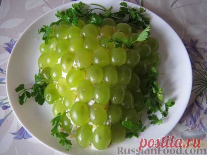 Рецепт: Салат "Тиффани" с курицей и виноградом на RussianFood.com