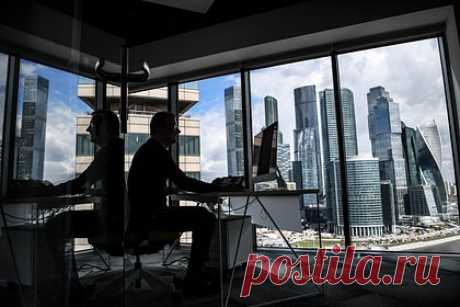 Российские работодатели рассказали о влиянии соцсетей при приеме на работу. Часто работодатели смотрят не только на резюме кандидатов, но и на социальные сети. На их долю приходится 41 процент. По информации издания, 21 процент опрошенных признались, что профили кандидатов в соцсетях могут повлиять на решение о найме. Однако для 15 процентов проверка социальных сетей является формальностью.