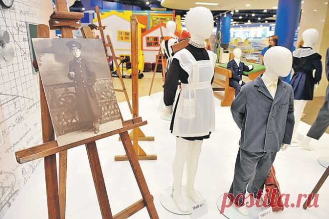 Как за 200 лет изменилась школьная форма в России: От мундира с серебром до синего костюмчика