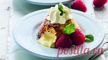 Лимонные пирожные - ПУТЕШЕСТВУЙ ПО САЙТУ. Нежные пирожные со слегка хрустящими краями и восхитительной жидкой сердцевиной. Вкус просто замечательный: сладость белого шоколада удачно сочетается с лимонной свежестью. ИНГРЕДИЕНТЫ 230 г белого шоколада 120 г сливочного масла + для смазывания формочек 1,5 стакана сахарной пудры 75 г муки 3 больших яйца 3 больших желтка 1 ч. л. ванильного экстракта …