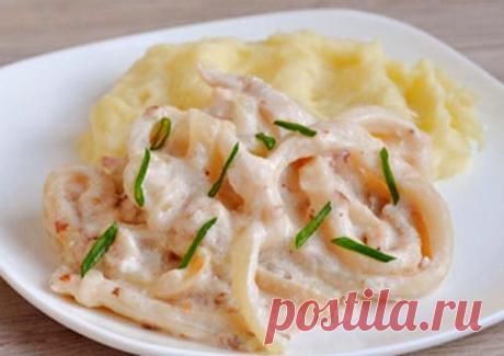 Кальмары в сметанном соусе