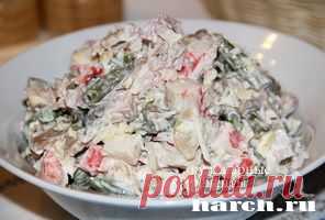 Салат из копченой курицы с крабовыми палочками “Северное море”.