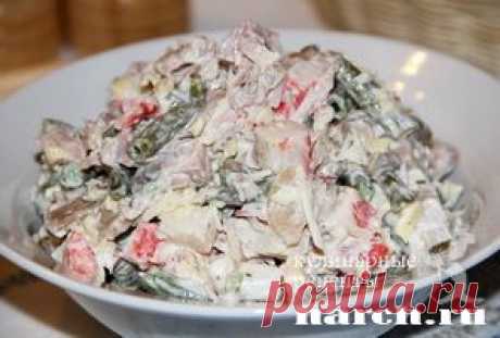Салат из копченой курицы с крабовыми палочками “Северное море”.