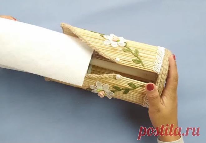 Полезная и красивая вещь из пластиковой бутылки и деревянных шпажек
