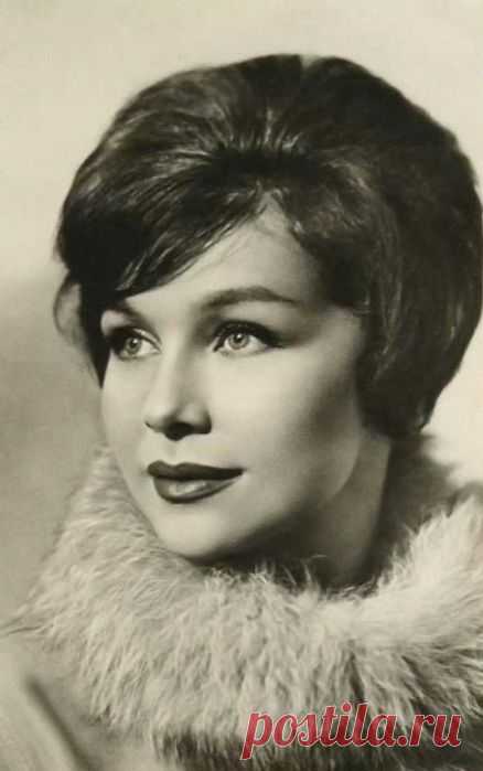 Красивая и талантливая советская актриса Нинель Мышкова