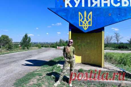 «Умри за Роксолану». Украинцев вербует в ВСУ «дивчина с копьём». Новобранцев украинской армии зазывают на передовую женщины в форме.