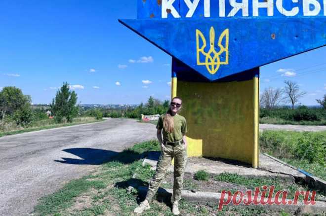 «Умри за Роксолану». Украинцев вербует в ВСУ «дивчина с копьём». Новобранцев украинской армии зазывают на передовую женщины в форме.
