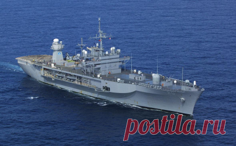 Ближе к Израилю перебросили флагманский корабль Шестого флота США. Корабль управления ВМС США Mount Whitney направили в восточную часть Средиземного моря для «поддержки операций США», сообщила пресс-служба Шестого флота американских военно-морских сил в X (Twitter).