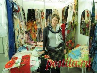 Мастер классы от YAGA
анятия в мини - группах, количество мест ограничено.

Мастер-классы проводит дизайнер Ирина Ега (член Международного и Российского Союзов дизайнеров, сотрудник кафедры "Дизайн текстиля" МГХПА им. Строганова, патентообладатель двух патентов (2001г.) по нетканой технологии).


●Работа с использованием настольной иглопробивной машинки JANOME

Для начинающих
● делаем комплект из 4-х цветочков-брошек "Времена года" - 2 часа - 1990 рублей.