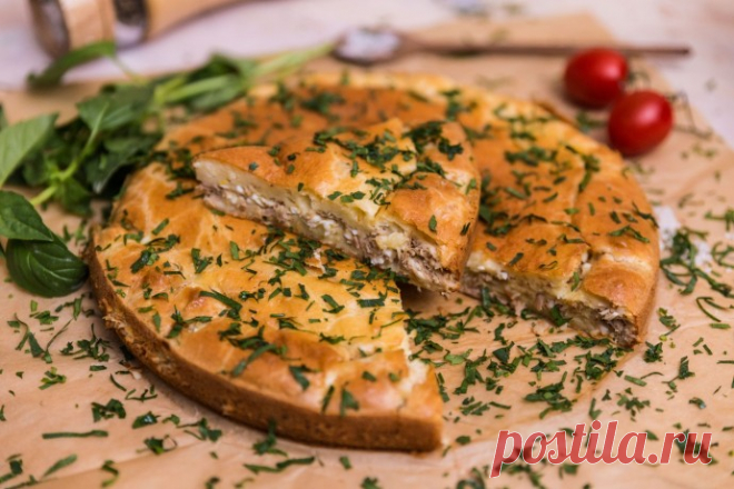 ​Быстрый пирог с рыбой Ингредиенты:Для теста:Куриное яйцо — 3 шт. Майонез — 3 ст. л. Сметана — 5 ст. л. Пшеничная мука — 1 стак.Пищевая сода, соль — по 1 ч. л.Для начинки и подачи:Консервированный тунец — 1 банкаКуриное яйцо (вкрутую) — 3 шт. Соль и...