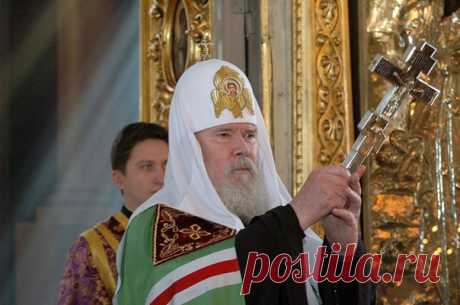 В свете последних событий и новой волны грязи на Патриарха Кирилла от "блюстителей чистого Православия" ....
Раскольникам и ненавистникам Русской Православной Церкви всегда необходима смута в сердцах и душах православных и им без разницы кого поливать помоями - так же их лили и на Святейшего Патриарха Алексия II.
Чистоту Церкви надобно каждому начинать с себя! 
Показать полностью…