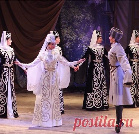 БОгЛЕчитЗнаНИем причины дисгармонии (Александр Андрейко 3) / Стихи.ру