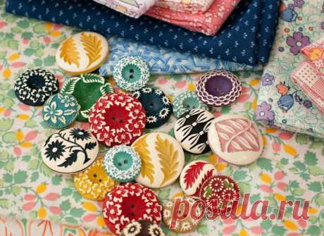 Plays With Needles: Button Porn