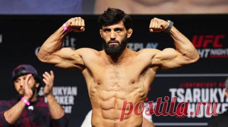 Царукян победил Фергюсона на турнире RAF со счётом 10-0. Российский боец UFC Арман Царукян одолел американца Тони Фергюсона на турнире RAF 10 в Сент-Луисе. Читать далее