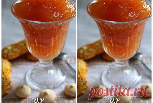 Яблочное повидло - янтарное и обалдеть какое вкусное! Обязательно готовлю каждую осень!