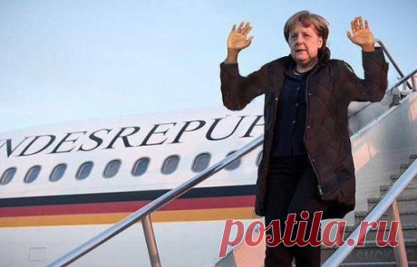 Меркель прилетела в Москву....после окончания ВОВ прошло 70 лет, а рефлекс срабатывает!
Кто бы из нас стал смеяться над этой шуткой если бы эта &quot;фрау&quot; не поддержала нацисткий переворот в Киеве?
https://russkaya-vesna.ru/