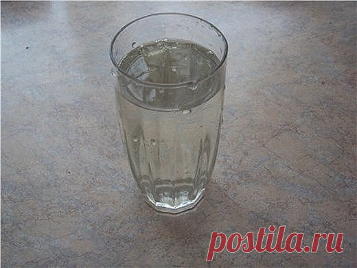 Кардиологи говорят, что в 90% случаев мы пьем воду не в то время! Вот когда нужно...

В последнее время принято думать, будто всем нам нужно как можно больше пить воды.

На самом деле, любой врач вам скажет, что достаточно максимум 2 литров воды в день. Все остальное создает только лишнюю нагрузку на почки.
Показать полностью…