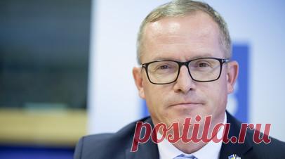 Глава «Европейского комитета по расширению НАТО» призвал бомбить Сербию. Председатель неправительственной некоммерческой организации «Европейский комитет по расширению НАТО» Гюнтер Фелингер отреагировал на ситуацию на севере Косова и призвал блок начать бомбить Белград «прямо сейчас». Читать далее