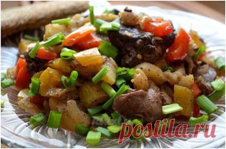 ПЕЧЕНЬ С КАБАЧКОМ - В ДУХОВКЕ !!! **Куриная печень 600г -промой, залей хол/водой на 10-15мин; морковь 2шт, лук 1шт, кабачок или тыква -кусочками; сметана 100г, прес/чеснок 2зуб -смешай. *В смаз/форму, и в духовку на 10мин. *Подача: со сметаной и зеленью.