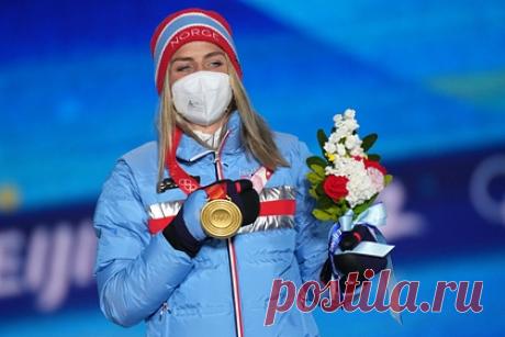 Российская лыжница Непряева оказалась в шаге от пьедестала в гонке на ОИ-2022. Норвежская лыжница Тереза Йохауг завоевала золотую медаль в гонке на 10 километров классическим стилем на Олимпиаде 2022 года в Пекине. Россиянки остались без медалей. Лучшей представительницей сборной стала Наталья Непряева, которая остановилась в шаге от пьедестала и стала четвертой.