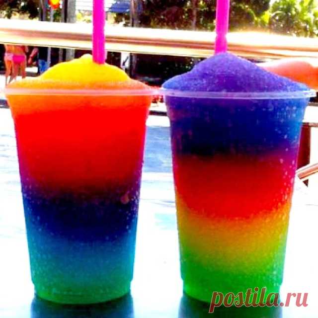 Коктейли - радуга помогут от жары, организм от жажды утоли☺️🍹