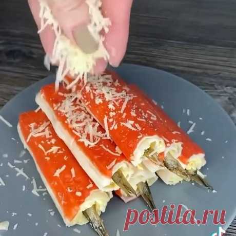 СОХРАНЯЙ, это очень ВКУСНО😍🔥
Как вам такие рулетики?
⠀
Рецепт на видео, смотри со звуком 👌🏻
Как вам? Будете готовить?
⠀
Автор @tanya_kalyagina