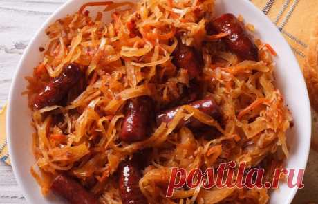 Тушенная капуста с сосисками