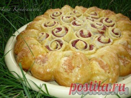 Пирог с колбасой и сыром | Домашняя выпечка
