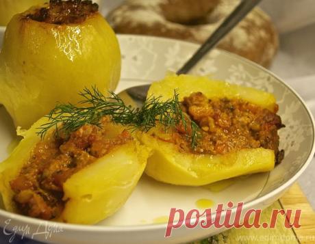 Запеченный фаршированный картофель от бабушки Франки . Ингредиенты: морковь, картофель, чеснок | Официальный сайт кулинарных рецептов Юлии Высоцкой