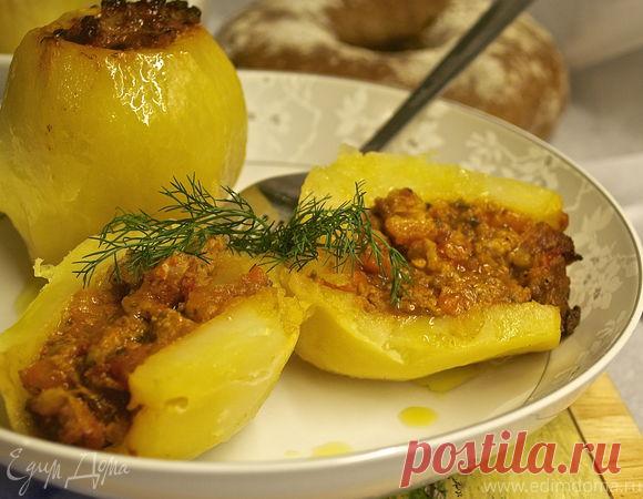 Запеченный фаршированный картофель от бабушки Франки . Ингредиенты: морковь, картофель, чеснок | Официальный сайт кулинарных рецептов Юлии Высоцкой