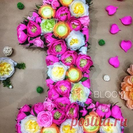🌿🌸🌿
Моя первая циферка "1" готова🎉🎉🎉🎆🎇🌠🌿🌹🌿🌸🌿🌺🌿! Именно для неё я сделала около полусотни 😥😉 тех самых цветочков и бутончиков🌿🌺🌿🌸🌿🌹🌿,что  так часто показывала в stories 😊.
🌿🌸🌿
Изначально я просто хотела сделать что-то из гофробумаги👌,а через некоторое время⏰, обратила внимание на то,что половина моей квартиры в цветах🌸🌹🌷🌺🌸 и нужно их куда-то "пристроить"😏! Пришла идея большого панно ,но эти цветы оказались слишком малы для него и с каждым...