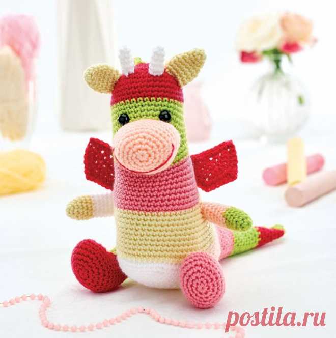 Вязаная игрушка дракон Декстер крючком