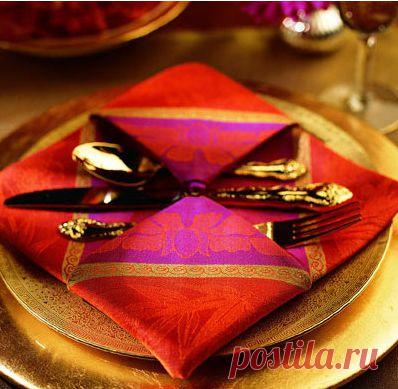 14 оригинальных способов сложить салфетку для праздничного стола. Удиви всех креативным подходом! Сохраняйте в закладки, чтоб не потерять.