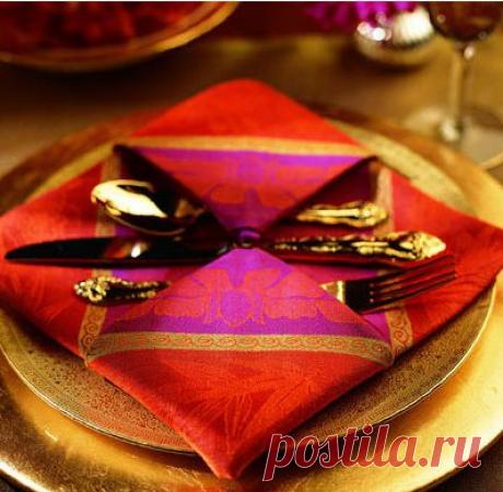 14 оригинальных способов сложить салфетку для праздничного стола. Удиви всех креативным подходом! Сохраняйте в закладки, чтоб не потерять.