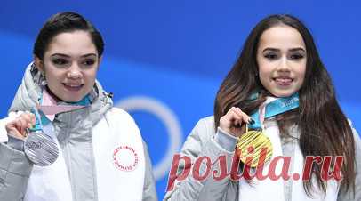 Драма на Олимпиаде, перепалки из-за соцсетей и неожиданное примирение: как конфликтовали Медведева и Загитова. Конфликт между Алиной Загитовой и Евгенией Медведевой тлел на протяжении семи лет. Он начался с Олимпийских игр — 2018 в Пхёнчхане, когда юная дебютантка неожиданно опередила более опытную соотечественницу в борьбе за золото. После фактического окончания фигуристками карьеры отношения ухудшились. А участие обеих в роли капитанов в Кубке Первого канала — 2021 завершилось жёсткой…