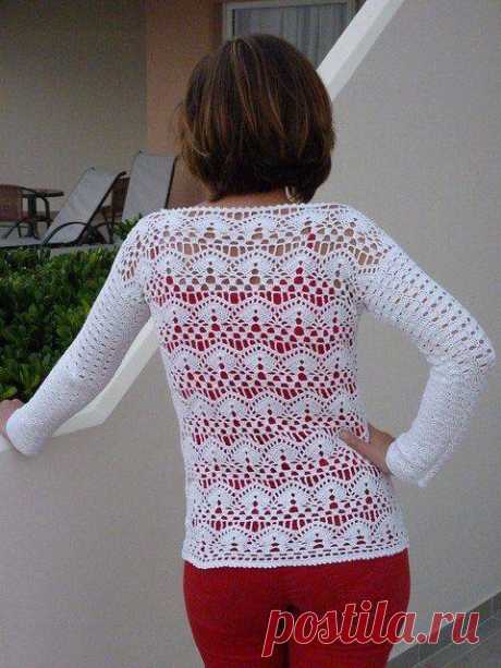 Пуловер с кружевным узором вязаный крючком. Pullover with lace pattern crocheted |