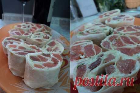 Рулеты из лаваша с сыром и рыбой