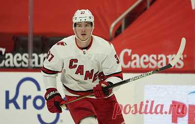 "Каролина" обыграла "Монреаль" в матче НХЛ. Свечников забил в третьей игре подряд. Встреча завершилась со счетом 4:1