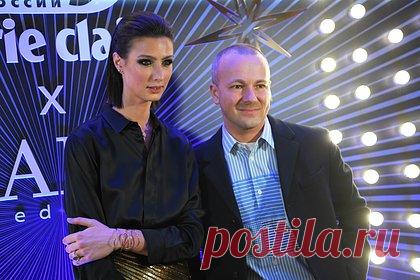 Стилист Лисовец оценил назначение Гоши Рубчинского главным дизайнером в Yeezy. Стилист и телеведущий Владислав Лисовец оценил назначение российского дизайнера Гоши Рубчинского на должность главного дизайнера бренда Yeezy, который принадлежит рэперу Канье Уэсту. По мнению Лисовца, модельер выведет марку Yeezy, которая теряет позиции у покупателей, на новый уровень.